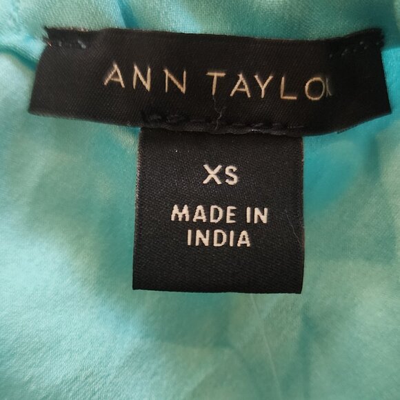 Ann Taylor Smocked Halter Top, Size XS, NWT - Picture 6 of 8